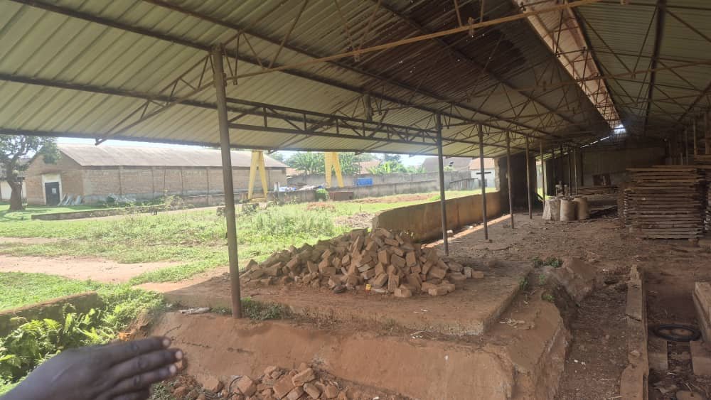 Factory for Sale – Mbale CityPrime industrial property available in a strategic location within Mbale City.